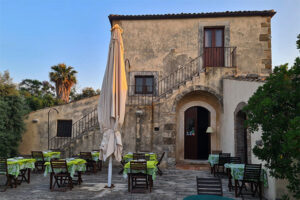 patio dell'agriturismo Pozzo di Mazza di Siracusa